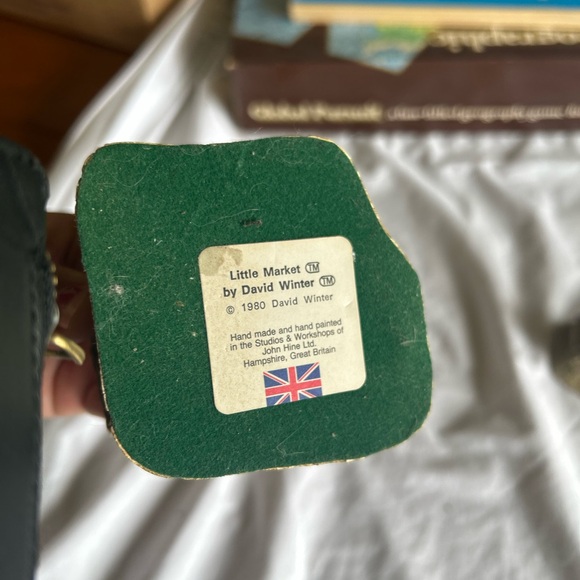 David Winter Shirehall Figurine set of 3 - Picture 5 of 8